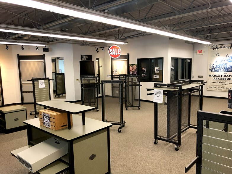 More Photos Of 3091 Lebanon Rd, Manheim Freestanding For Lease