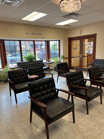 More Photos Of 1415 6th Ave, Huntington Office For Sale