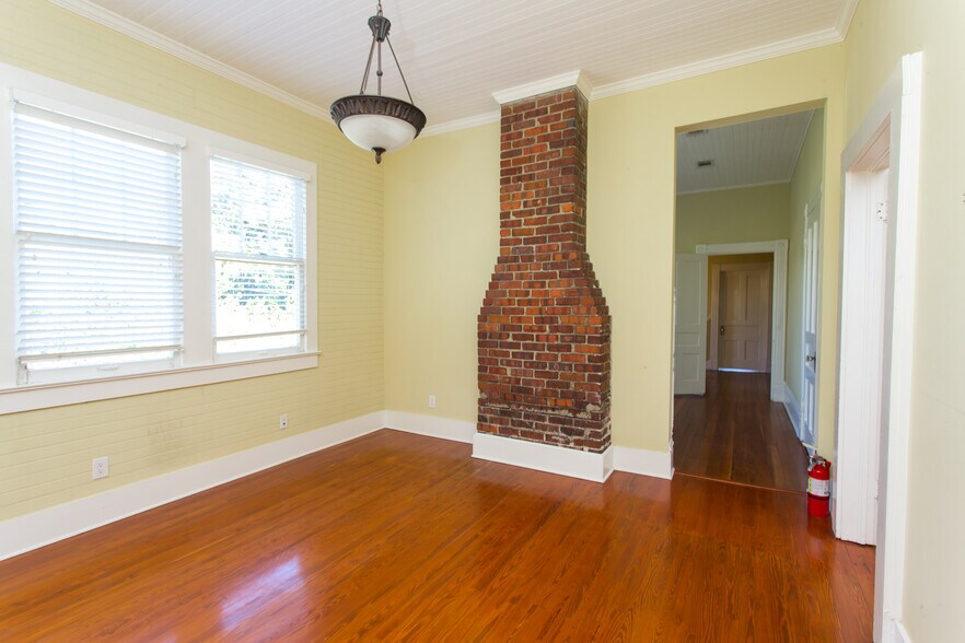 More Photos Of 921 N Palafox St, Pensacola Office For Sale