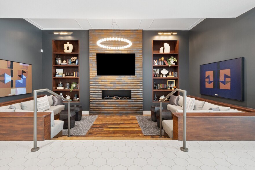 More Photos Of 760 Airport Blvd, Austin Apartments For Lease