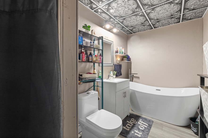 More Photos Of 603 N River St, Hot Springs Hotel For Sale