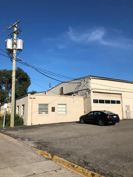 More Photos Of 2333 Cole St, Birmingham Warehouse For Sale