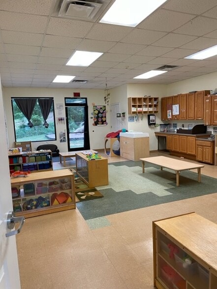 More Photos Of 2-6 Fairview Hills Dr, Fairview Daycare Center For Lease