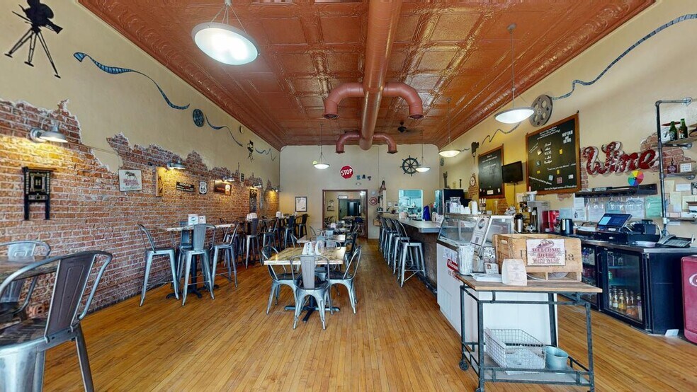 More Photos Of 316 N Center Ave, Hardin Specialty For Sale