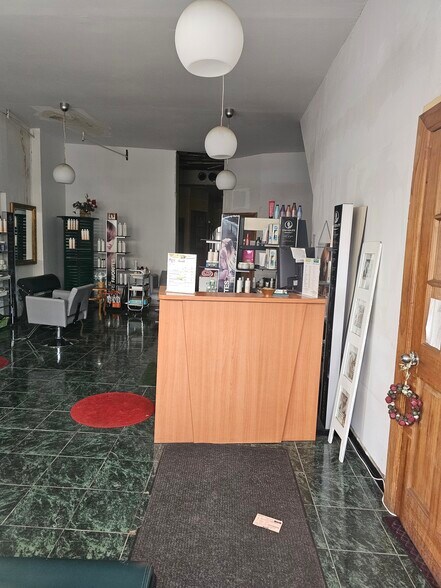 More Photos Of 247-38 Jericho Turnpike, Floral Park Storefront For Lease