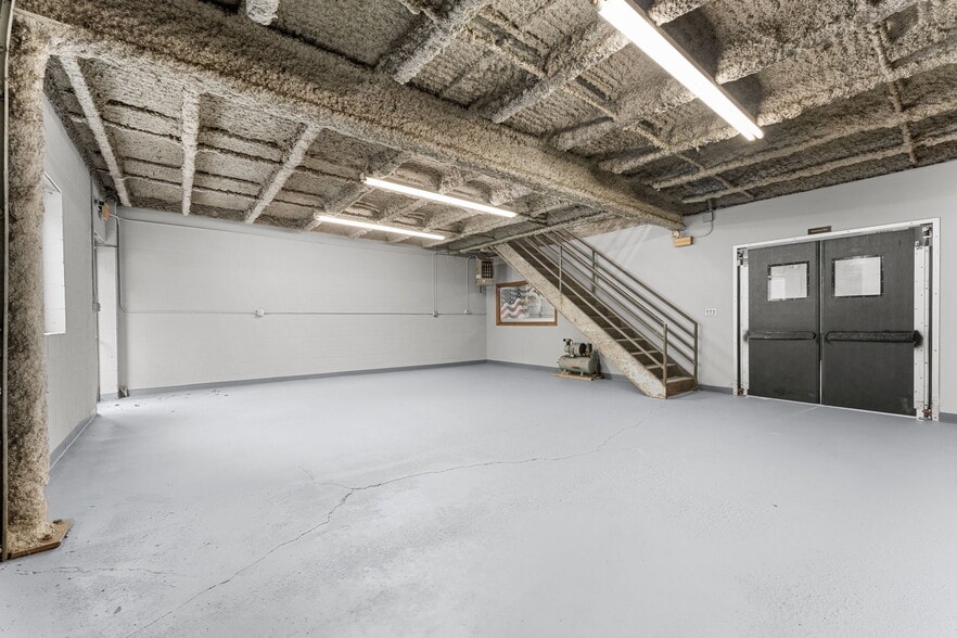 More Photos Of 34 Sullivan Rd, North Billerica Warehouse For Lease