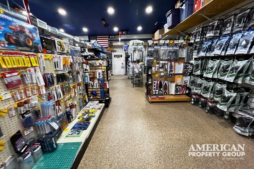 More Photos Of 3835 Tamiami Trl, Port Charlotte Freestanding For Sale