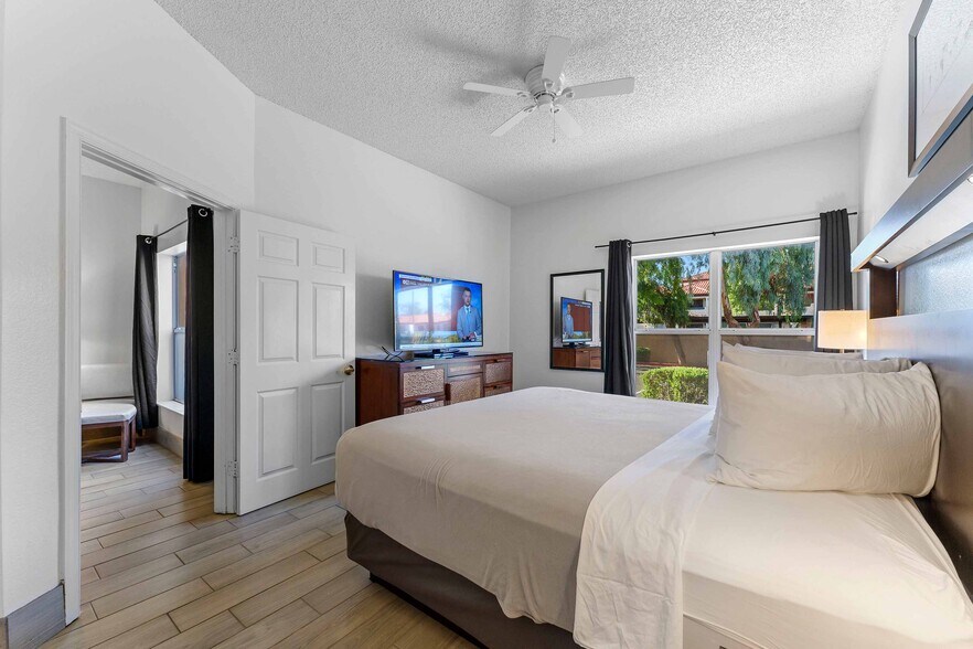 More Photos Of 9880 N Scottsdale Rd, Scottsdale Hospitality For Lease