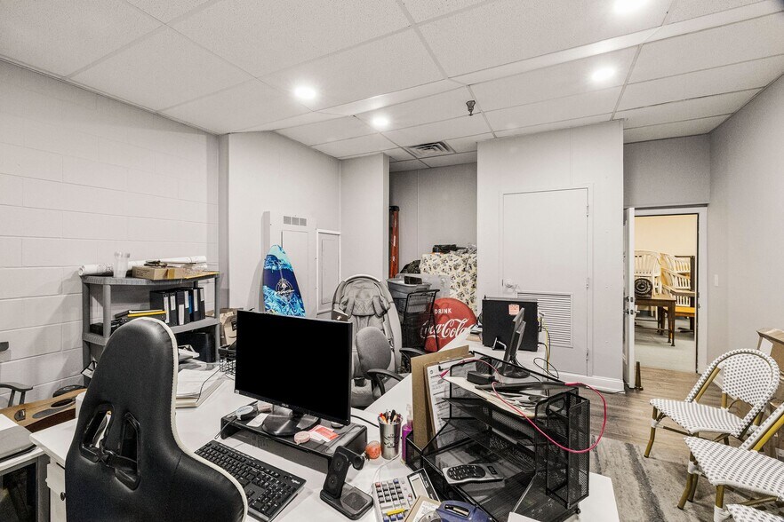 More Photos Of 821 King George Blvd, Savannah Unknown For Lease