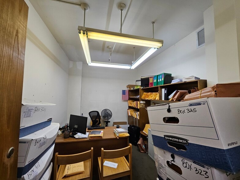 More Photos Of 49 W 24th St, New York Loft Creative Space For Sale