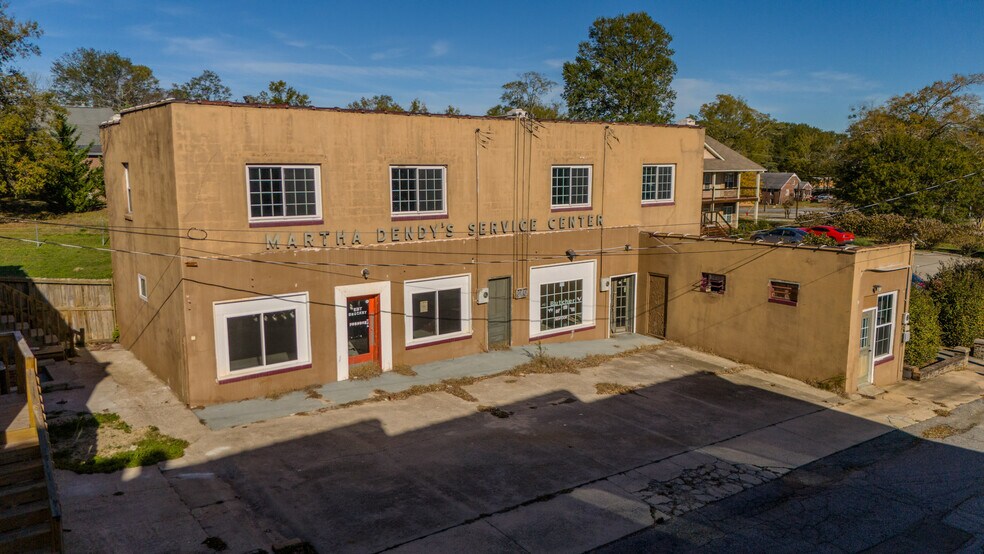 More Photos Of 105 Enterprise St, Clinton Storefront Retail Residential For Sale
