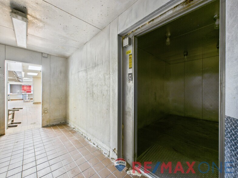 More Photos Of 2208 E Kansas Ave, Garden City Fast Food For Sale