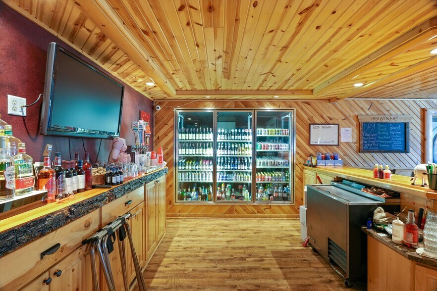 More Photos Of N10005 Highway 73, Greenwood Bar For Sale