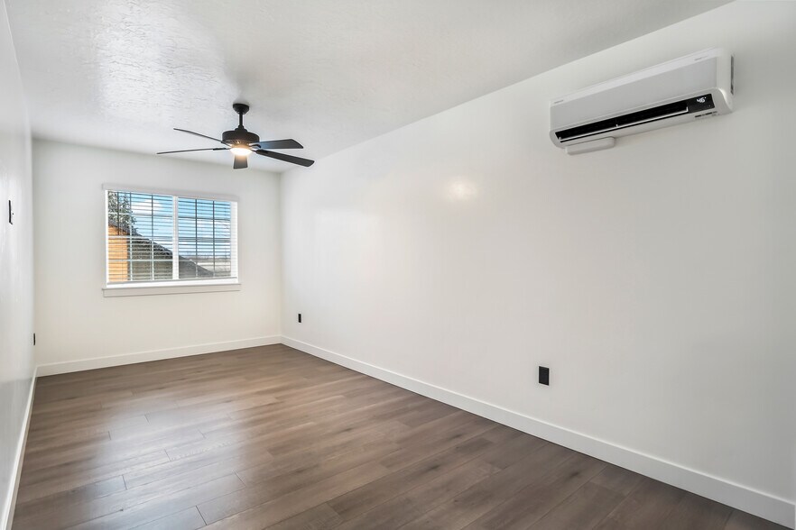 More Photos Of 1441-1461 NW 4th St, Redmond Apartments For Sale