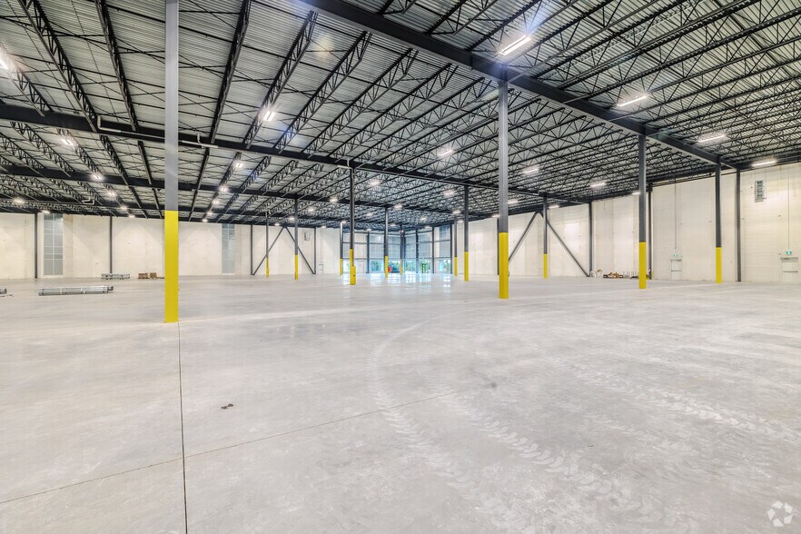 More Photos Of 203 Abbotside Way, Caledon Warehouse For Lease