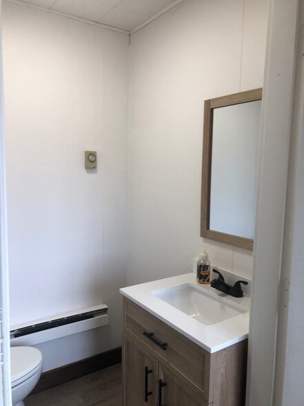 More Photos Of 41 Jamison Dr, Evanston Industrial For Sale