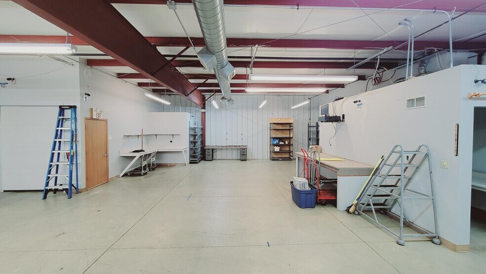 More Photos Of 550 Goodrich Rd, Bellevue Light Distribution For Sale