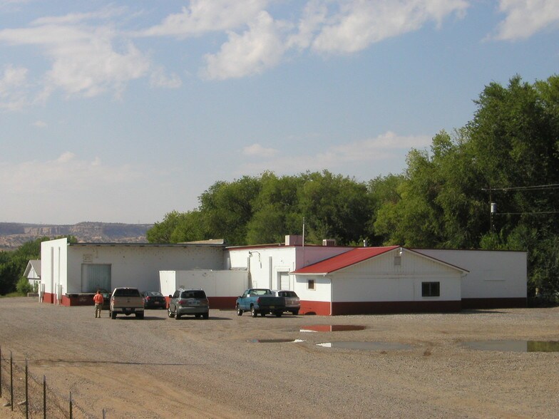 More Photos Of 2203-2205 W Main St, Farmington Distribution For Lease