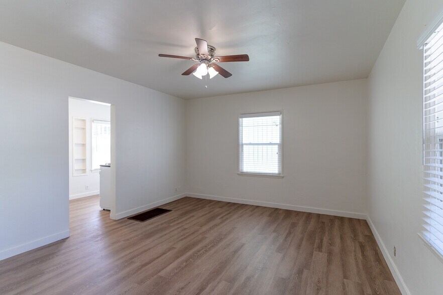 More Photos Of 1212 E 3rd St, Long Beach Apartments For Sale