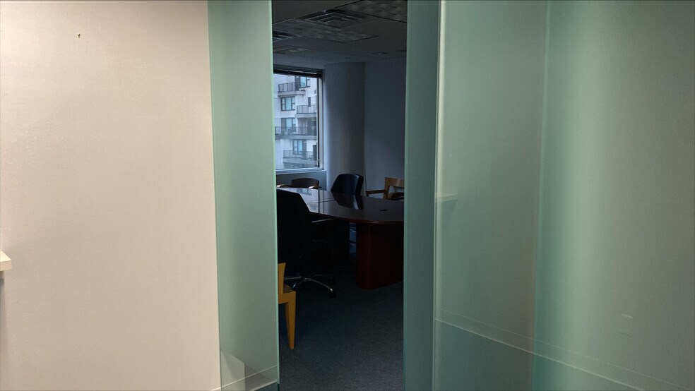 More Photos Of 805 Third Ave, New York Office For Lease