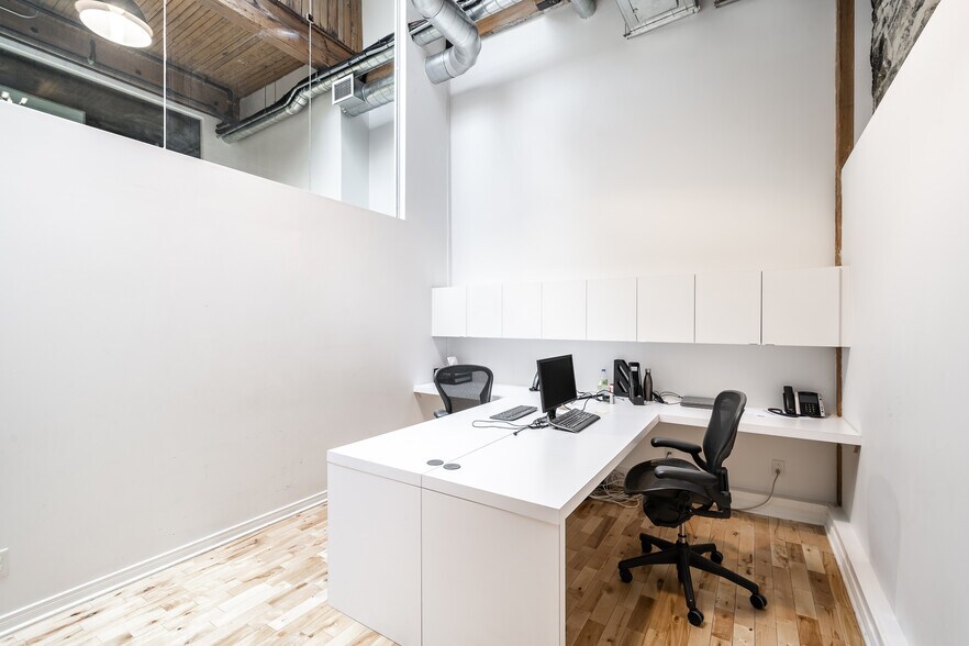 More Photos Of 387 Rue Saint-Paul O, Montréal Office For Sale