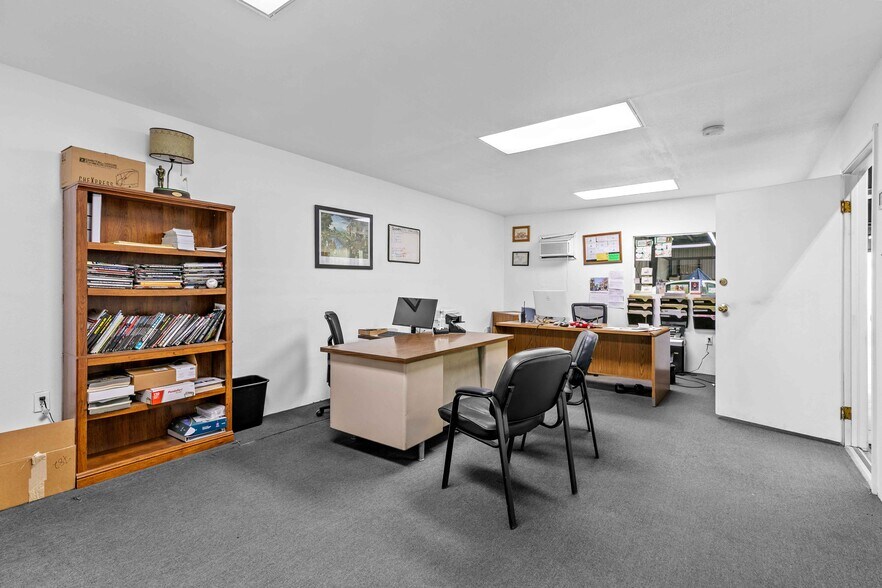 More Photos Of 11782 Sheldon St, Sun Valley Warehouse For Lease