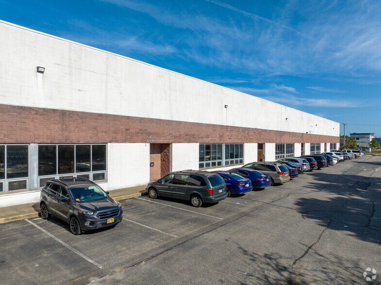 More Photos Of 180 Lehigh Ave, Lakewood Warehouse For Lease