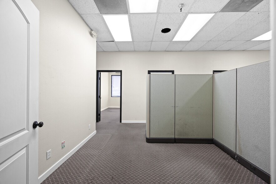 More Photos Of 300 S Garfield Ave, Monterey Park Office For Sale