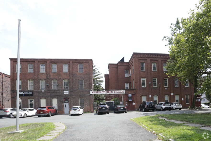 Primary Photo Of 340-364 Glenwood Ave, East Orange Manufacturing For Sale