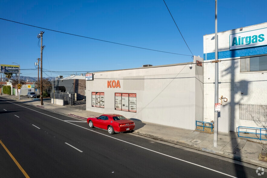 More Photos Of 7306 Coldwater Canyon Ave, North Hollywood Warehouse For Lease