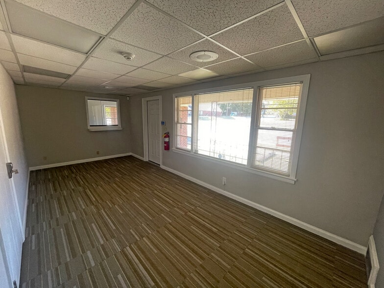 More Photos Of 1924 Warm Springs Rd, Columbus Medical For Sale