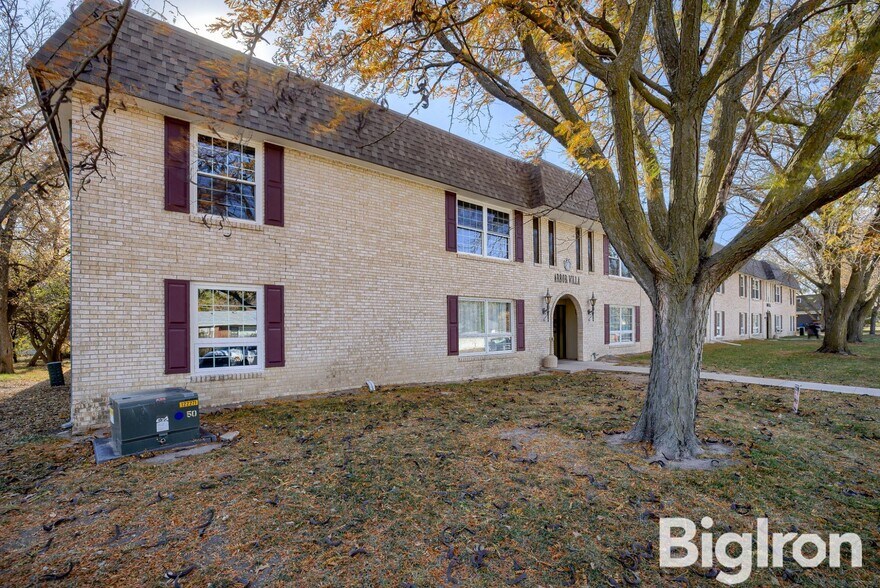 More Photos Of 633 E 10th St, York Apartments For Sale