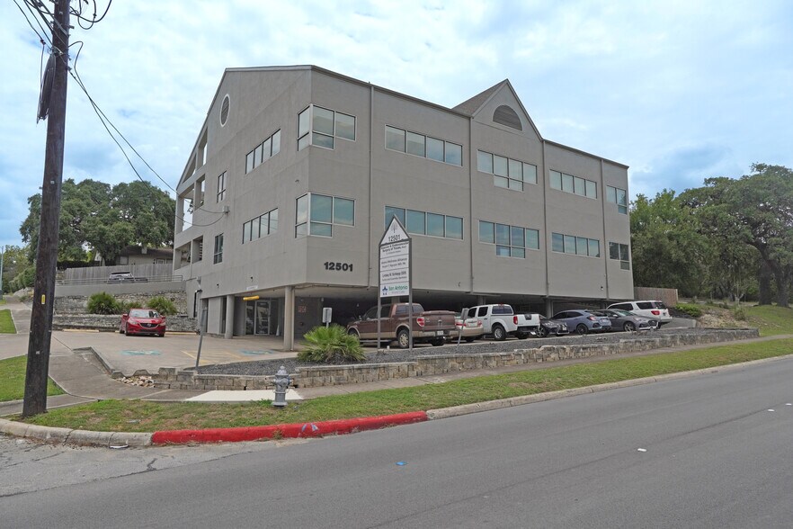 More Photos Of 12501 Judson Rd, San Antonio Medical For Lease