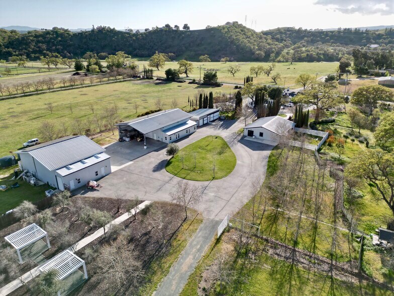 More Photos Of 1020 Penman Springs Rd, Paso Robles Winery Vineyard For Sale