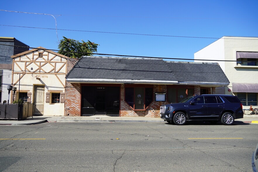 More Photos Of 409 Center St, Yuba City Storefront Retail Office For Lease