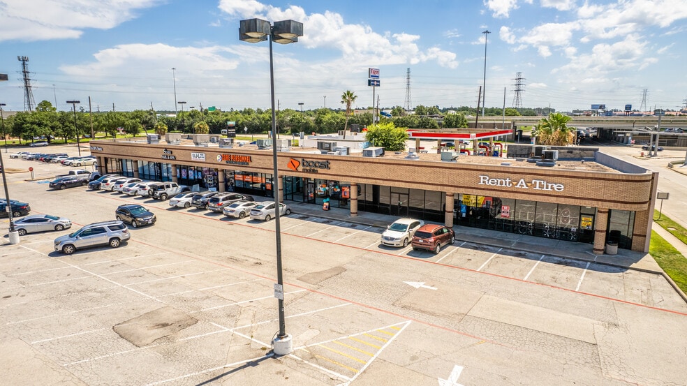 More Photos Of 60-110 Cypress Creek Pky, Houston Freestanding For Sale
