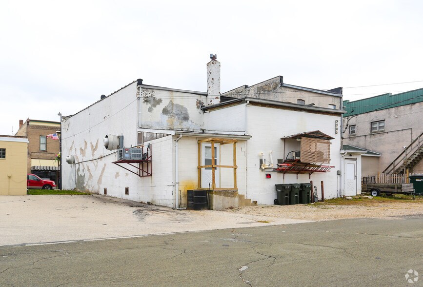 More Photos Of 107 Lincoln Ave, Rio Bar For Sale