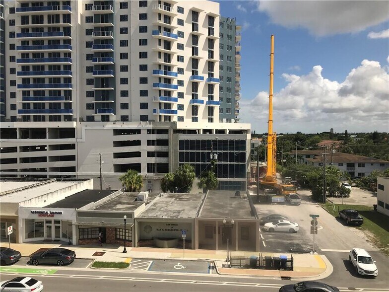 More Photos Of 2131 Hollywood Blvd, Hollywood Office Residential For Lease