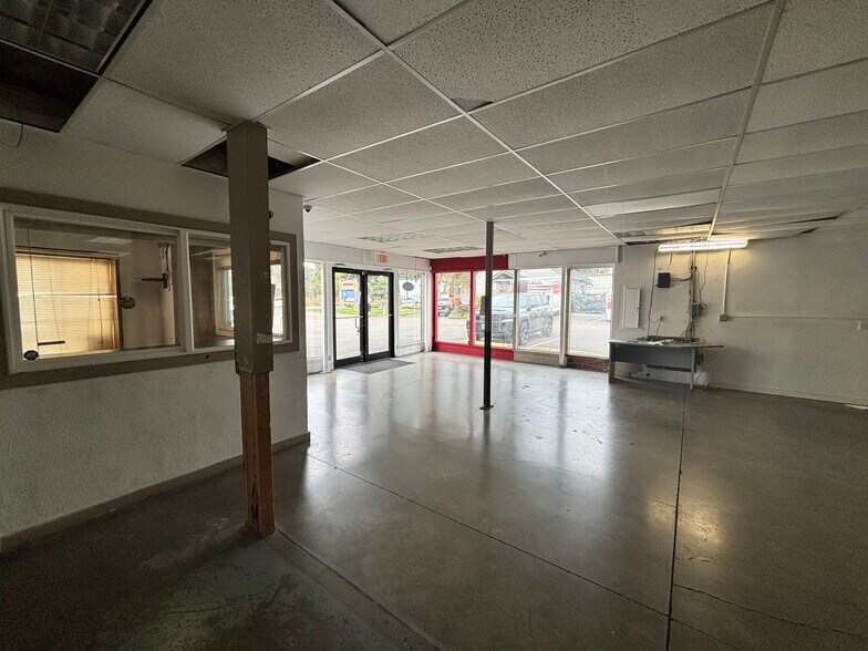 More Photos Of 2618 Cherry Ave NE, Salem Industrial For Sale