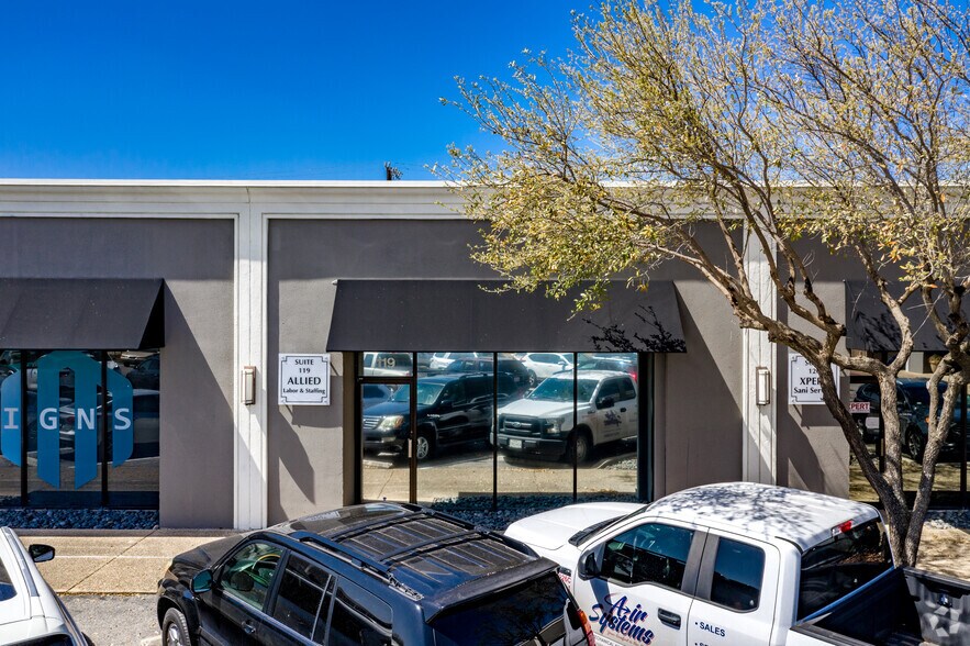 More Photos Of 3700 Fredericksburg Rd, San Antonio General Retail For Lease