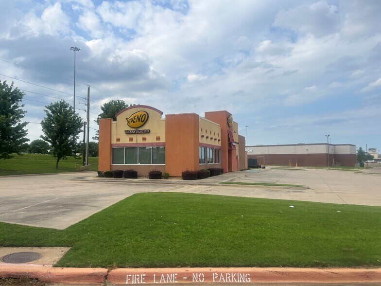 More Photos Of 2400 Richmond Rd, Texarkana Unknown For Lease