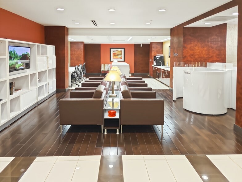 More Photos Of 3801 PGA Blvd, Palm Beach Gardens Coworking Space