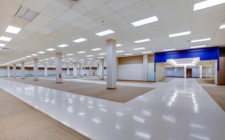 More Photos Of 5060 Montclair Plaza Ln, Montclair Unknown For Lease