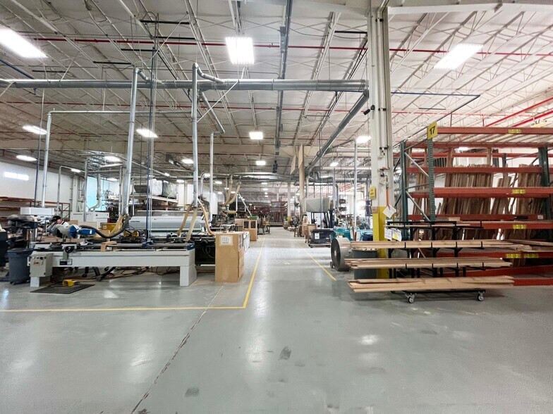 More Photos Of 4044 Brockton Dr, Grand Rapids Manufacturing For Sale