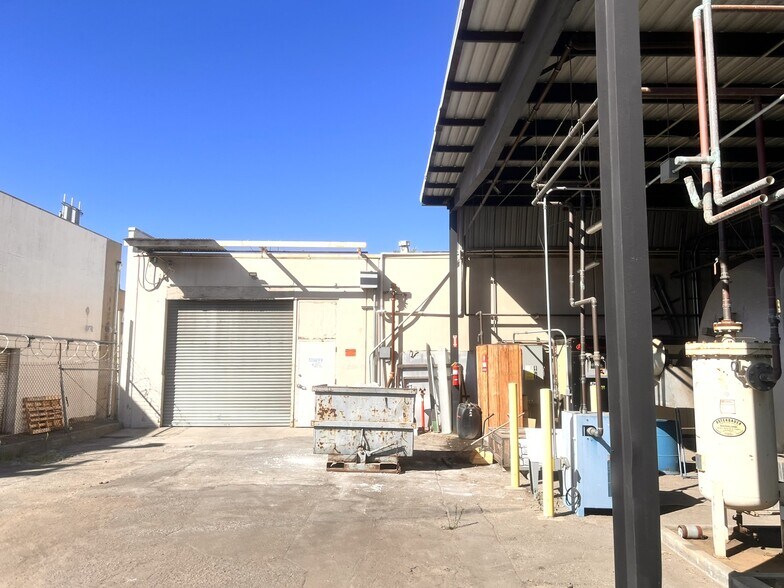 More Photos Of 12970 Bradley Ave, Sylmar Warehouse For Sale
