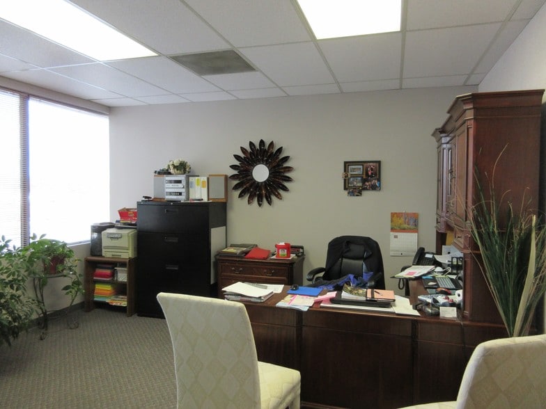 More Photos Of 2200 E 104th Ave, Thornton Office For Lease