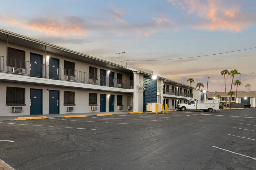 More Photos Of 4021 N 27th Ave, Phoenix Hotel For Sale