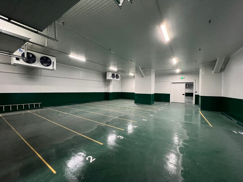 More Photos Of 1937-2035 E Vernon Ave, Vernon Refrigeration Cold Storage For Lease