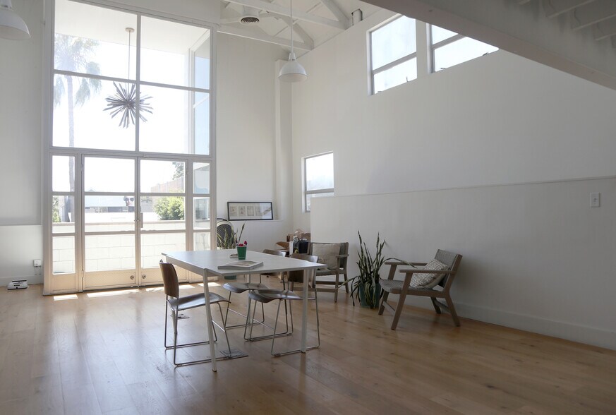More Photos Of 1421 ABBOT KINNEY, Venice Office For Lease