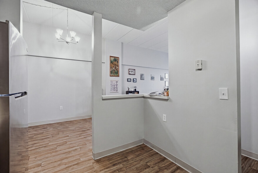 More Photos Of 985 Ivy Ave E, Saint Paul Apartments For Sale
